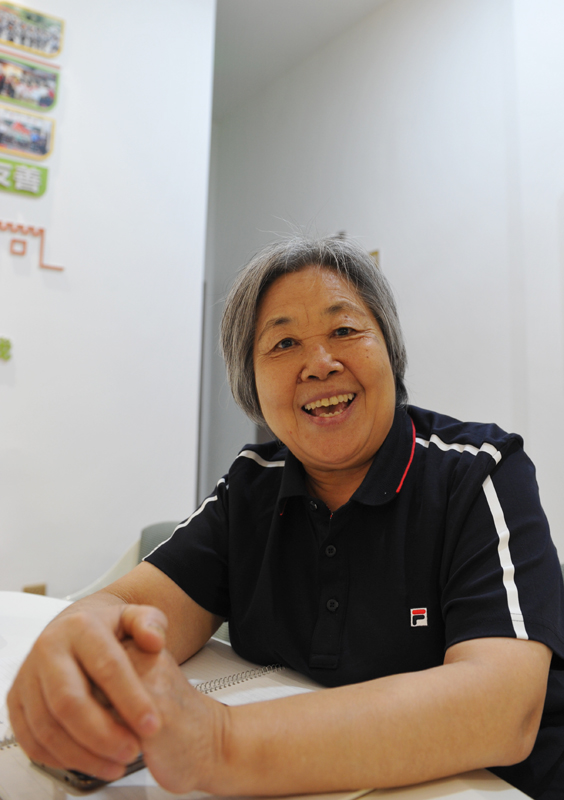 周慧玲介绍事件经过 张翼飞 摄