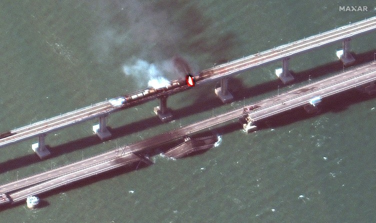 克里米亚大桥爆炸现场卫星图曝光