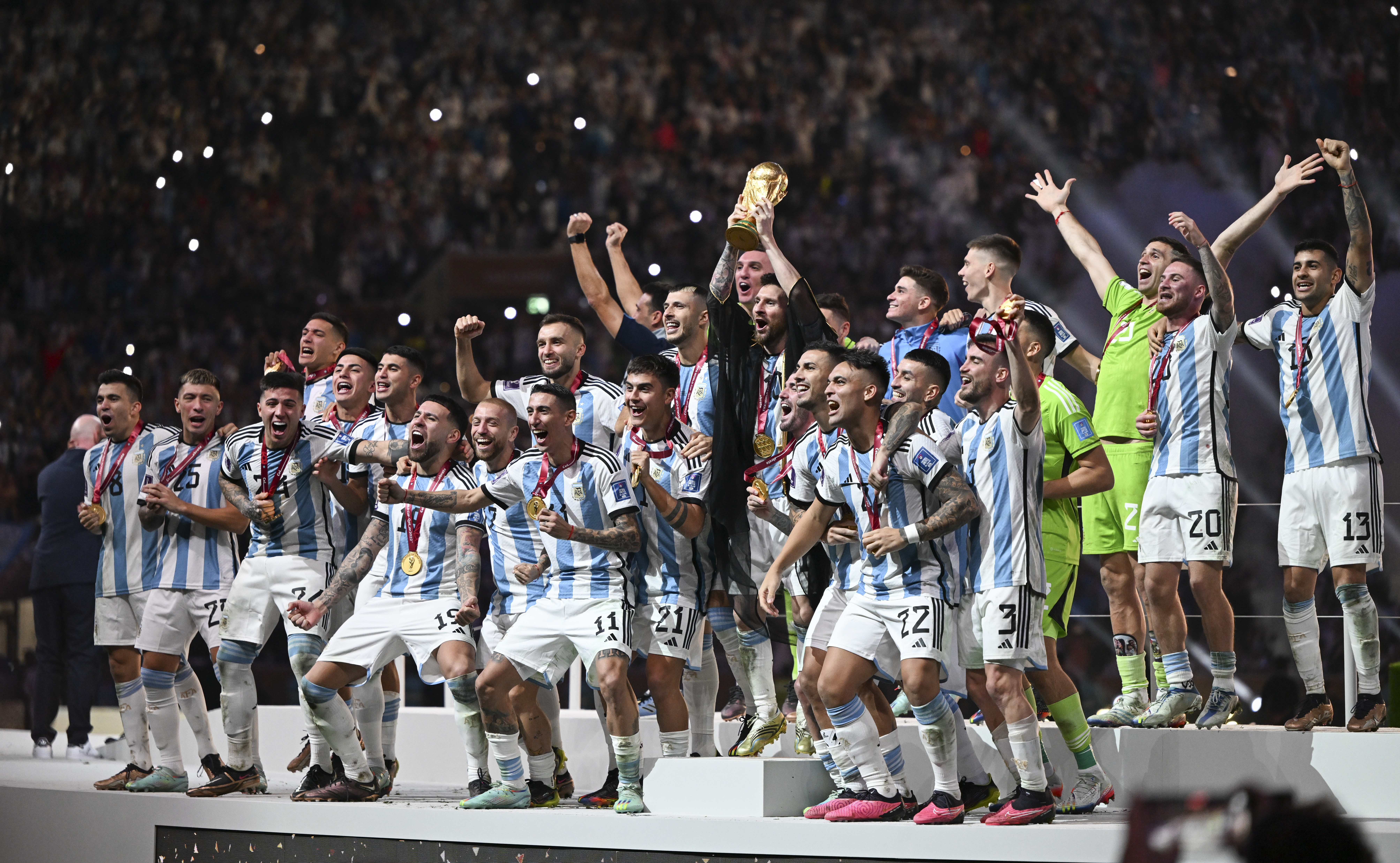 庆祝夺得世界杯冠军，阿根廷全国放假1天