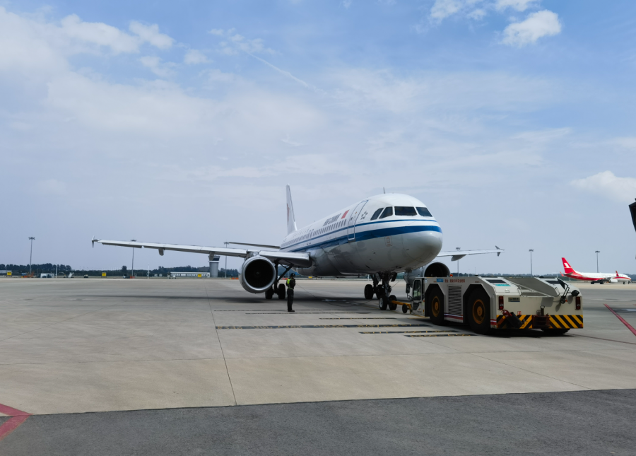 河南飞机维修公司在郑州机场揭牌