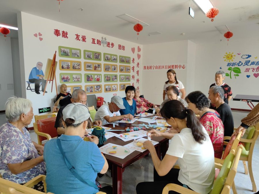 邻里互助：社区里的温暖微光