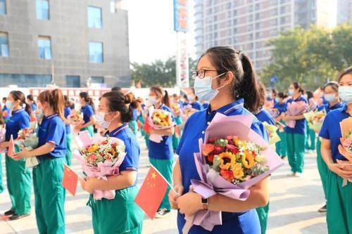 河南援琼医疗队1004人解除隔离平安回家