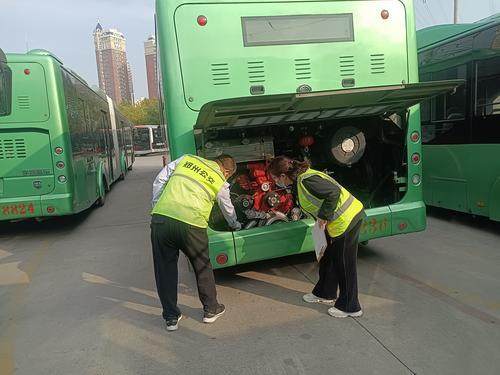 郑州公交做好车辆检查工作 全力备战复工复产