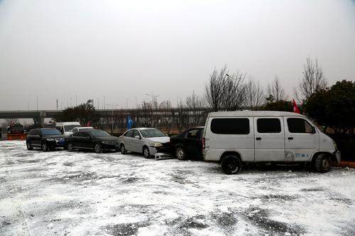 郑州市举行低温雨雪冰冻灾害应急演练活动
